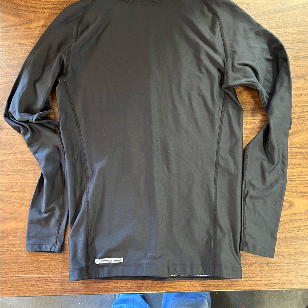 Under armor compression long sleeve shirt, size large for boys